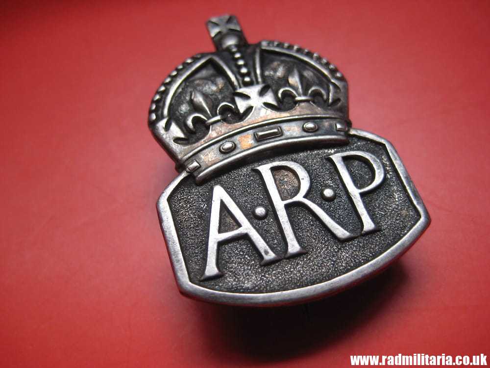 & WW2 British ARP original BADGE for women with no maker marks.