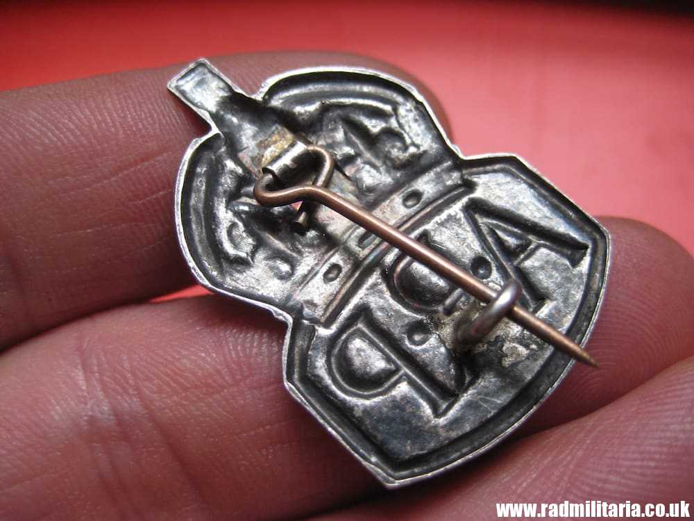 & WW2 British ARP original BADGE for women with no maker marks. - Image 6