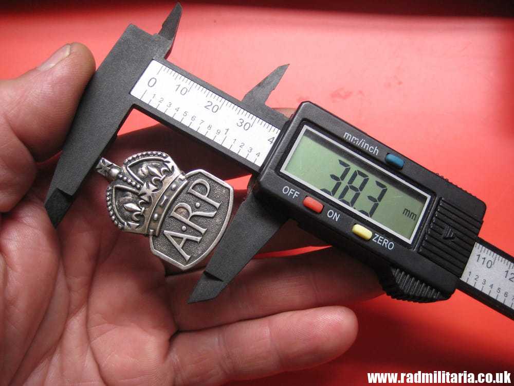 & WW2 British ARP original BADGE for women with no maker marks. - Image 9