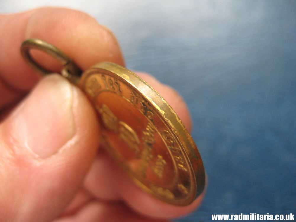 & pre WW1 German gilded MEDAL - Kriegsdenkmunze 1870 - 1871, Prussian Campaign Medal 1870 - 71. - Image 4