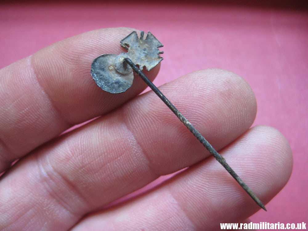 & WW1 miniature German Wound BADGE & Hindenburg CROSS- small pin badge. - Image 4