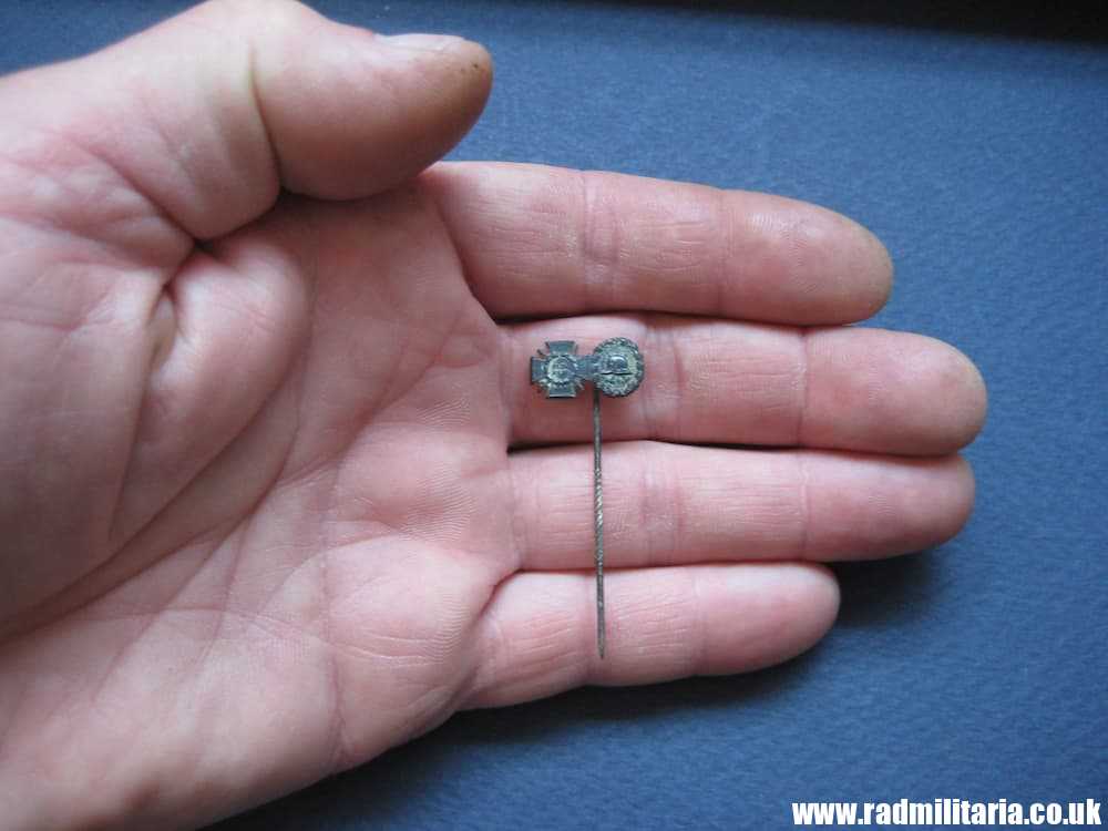 & WW1 miniature German Wound BADGE & Hindenburg CROSS- small pin badge. - Image 9