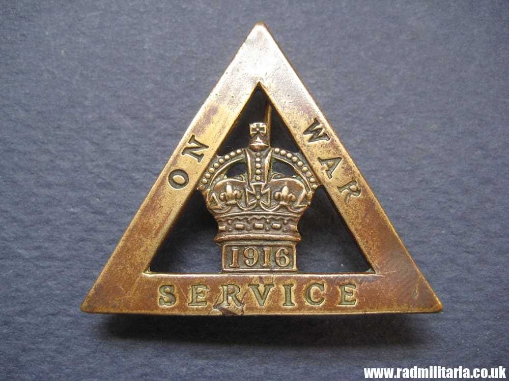 & WW1 British metal BADGE 1916 - ON WAR SERVICE no. 427218, maker: J.R. Gaunt & Son Ltd LONDON. - Image 3