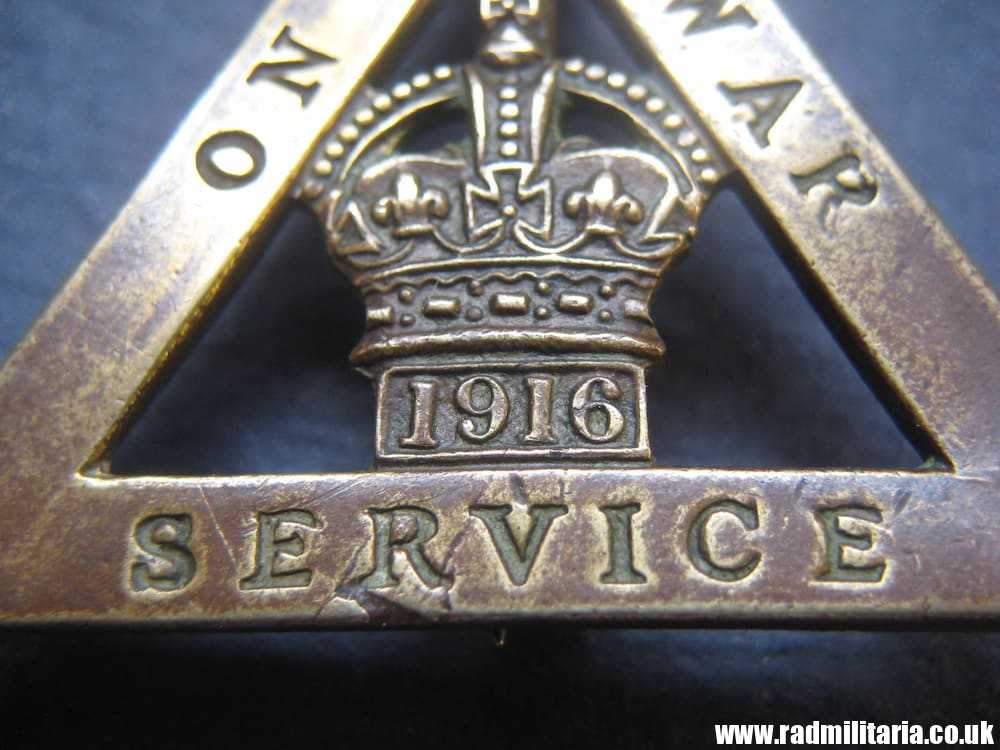 & WW1 British metal BADGE 1916 - ON WAR SERVICE no. 427218, maker: J.R. Gaunt & Son Ltd LONDON. - Image 4
