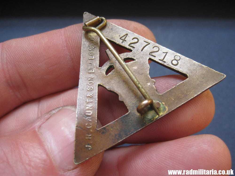 & WW1 British metal BADGE 1916 - ON WAR SERVICE no. 427218, maker: J.R. Gaunt & Son Ltd LONDON. - Image 6