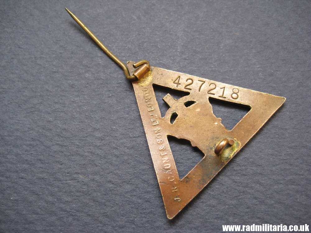 & WW1 British metal BADGE 1916 - ON WAR SERVICE no. 427218, maker: J.R. Gaunt & Son Ltd LONDON. - Image 7