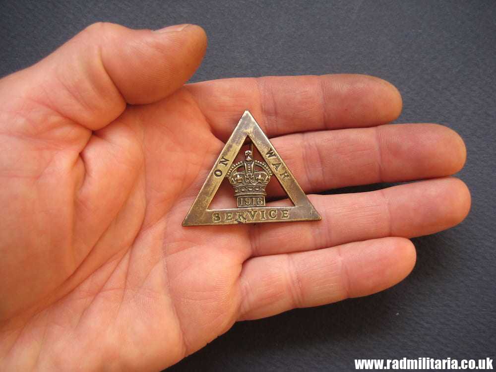 & WW1 British metal BADGE 1916 - ON WAR SERVICE no. 427218, maker: J.R. Gaunt & Son Ltd LONDON. - Image 8