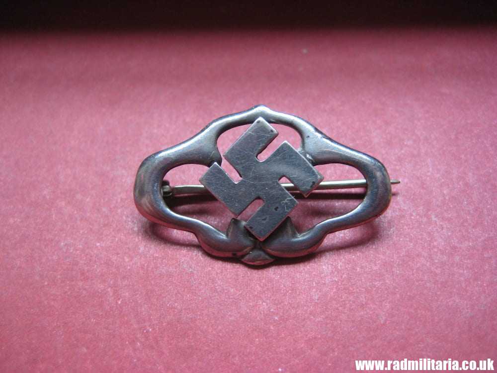 & original solid silver BROCHE BADGE with swastika - British silver marks. - Image 5