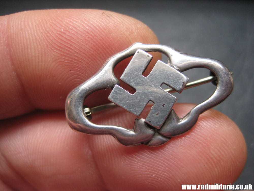 & original solid silver BROCHE BADGE with swastika - British silver marks.