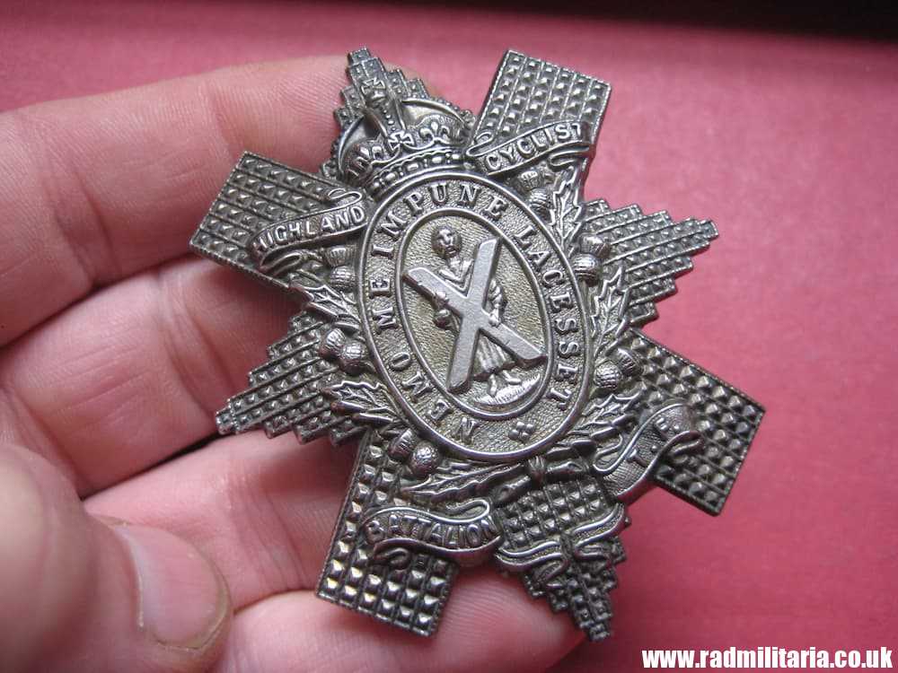 & WW1 or WW2 Scottish badge: HIGHLAND CYCLIST BATTALION T.F. - original Cap Badge