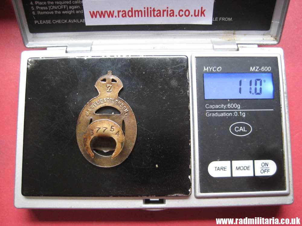& WW1 original British metal BADGE 1915 - ON WAR SERVICE no. 57754, maker: J. A. Wylie & Co London Z. - Image 11