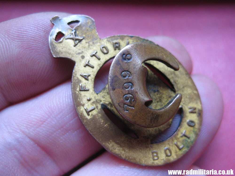 & WW1 original British metal BADGE: 1915 - ON WAR SERVICE no. 79996, maker: T. FATTORINI BOLTON. - Image 4