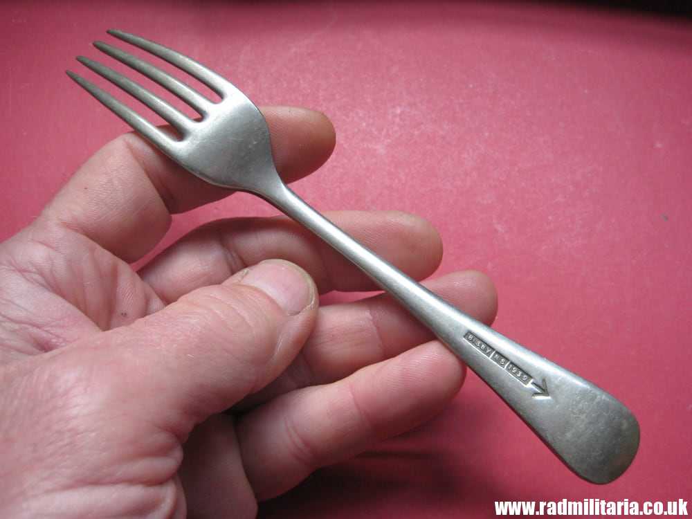 SOLD& WW2 British Army FORK with date 1939 Maker: BISBY NS /I\ - good condition...*.. - Image 7