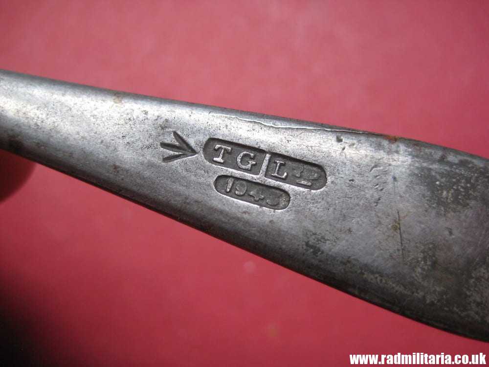 & WW2 British Army STEEL FORK with date 1943 maker: TG Ltd /I\ - good condition - Image 6