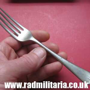 & WW2 British Army FORK with date 1940 Maker: DAWSON BHAM Ltd /I\ - good condition