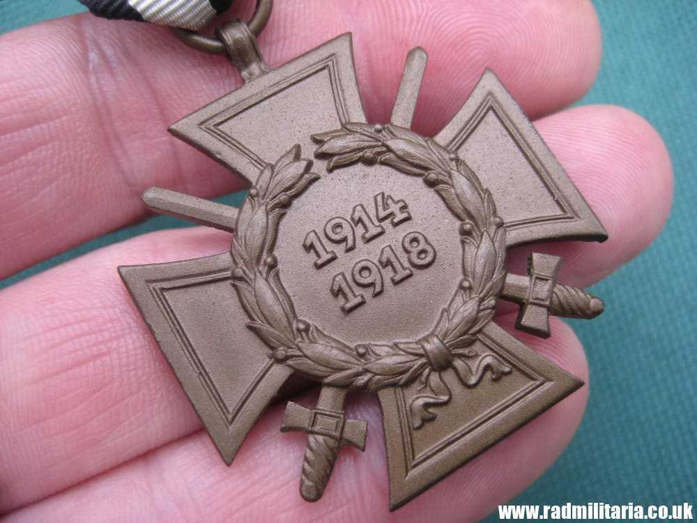 & original WW1 German HINDENBURG CROSS with swords & maker marks - genuine ! - Image 7