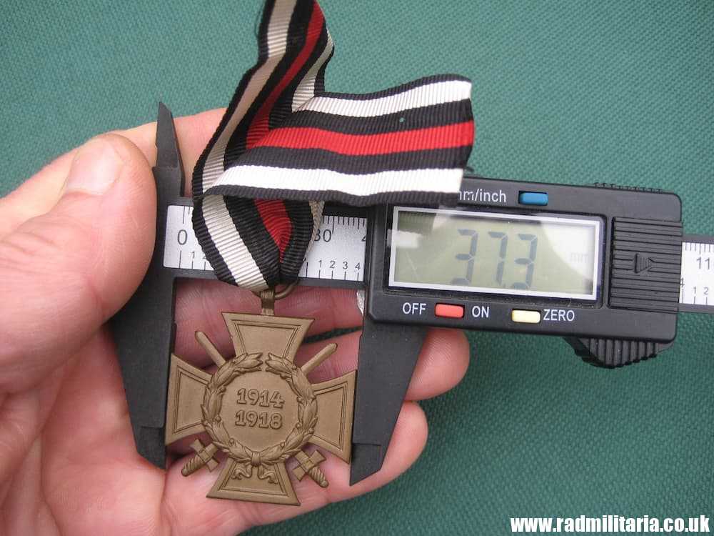 & original WW1 German HINDENBURG CROSS with swords & maker marks - genuine ! - Image 10