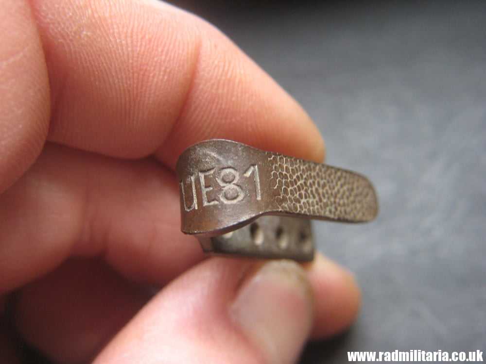 & WW2 nazi German BELT HOOK (Seitenhaken) marked: RZM UE81 belt hanger. - Image 4