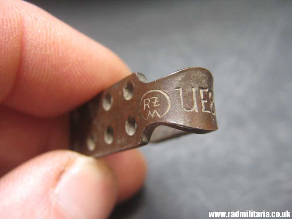 & WW2 nazi German BELT HOOK (Seitenhaken) marked: RZM UE81 belt hanger. - Image 5