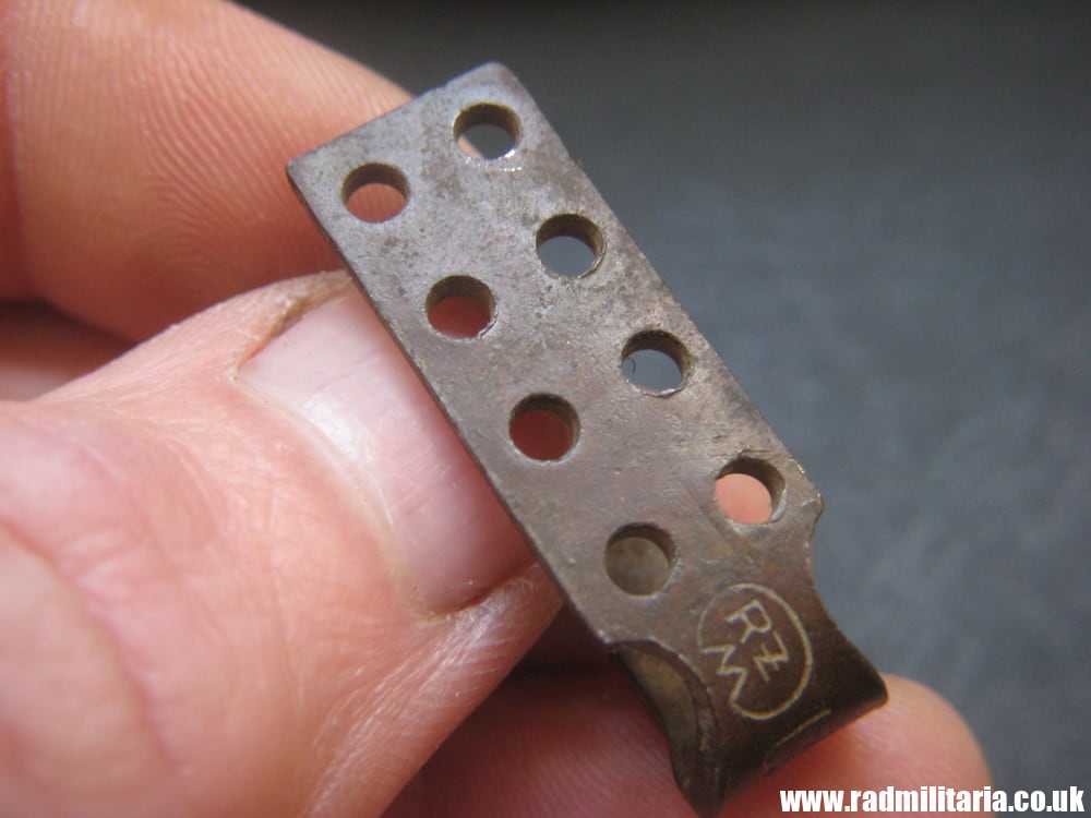 & WW2 nazi German BELT HOOK (Seitenhaken) marked: RZM UE81 belt hanger. - Image 10