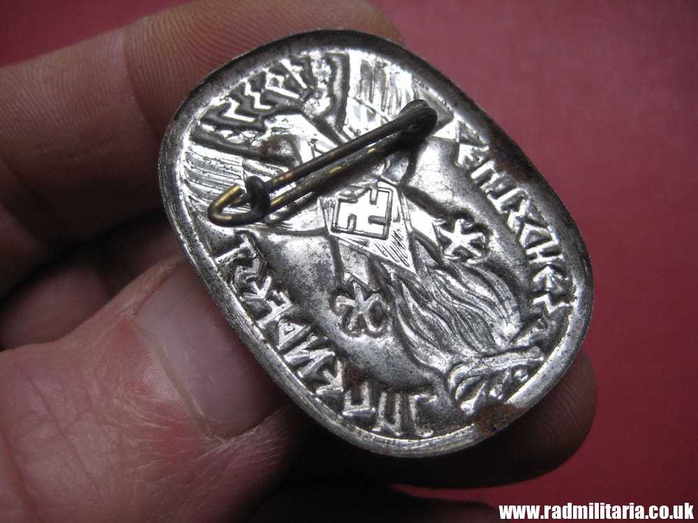 & German HITLER YOUTH HJ TINNIE BADGES set of 2 - genuine ! - Image 10