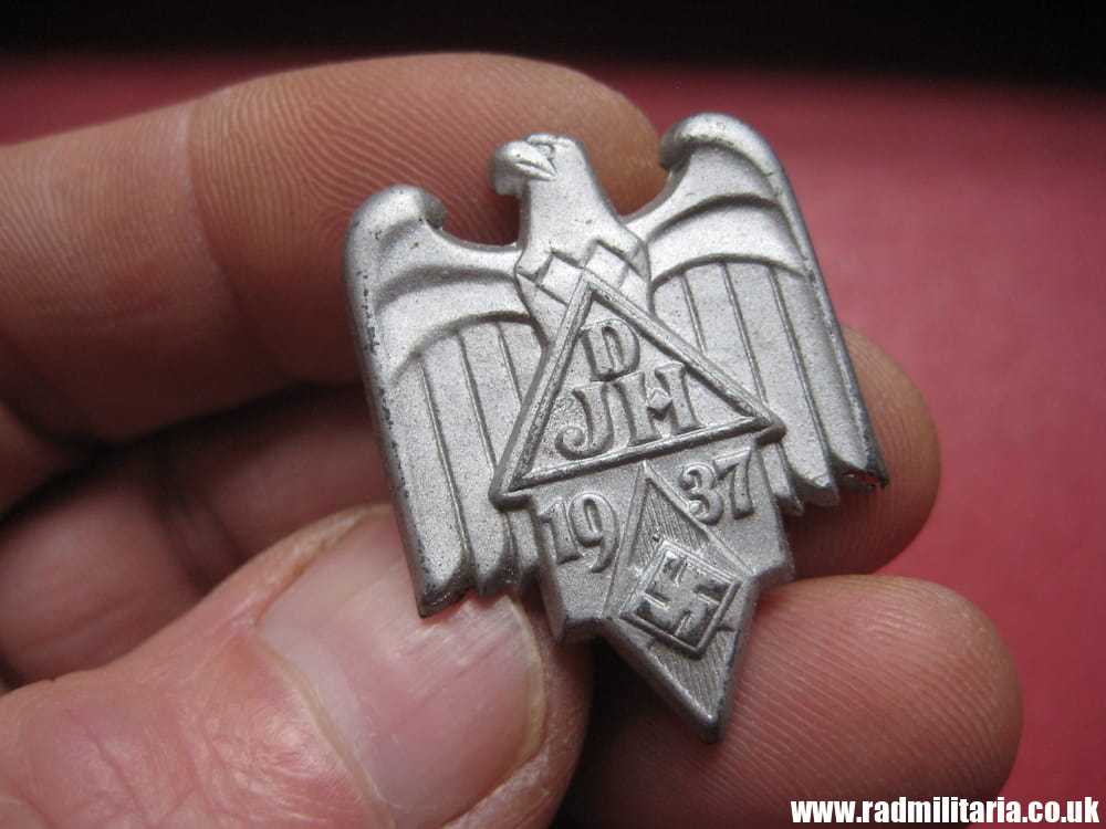 & German HITLER YOUTH HJ TINNIE BADGES set of 2 - genuine ! - Image 11