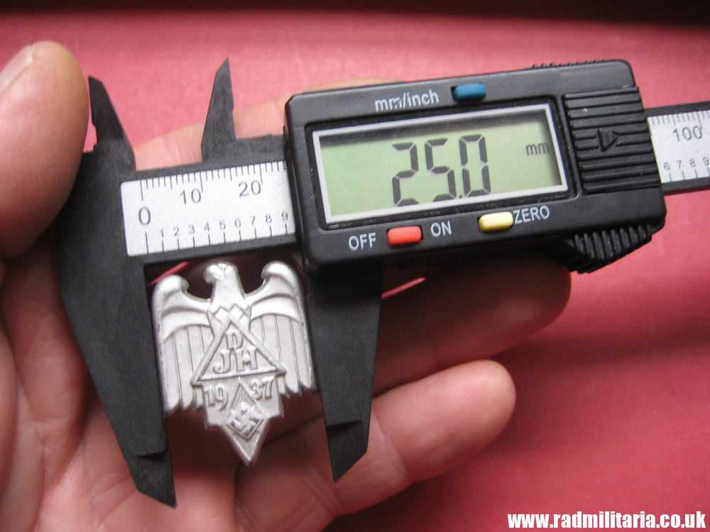 & German HITLER YOUTH HJ TINNIE BADGES set of 2 - genuine ! - Image 13