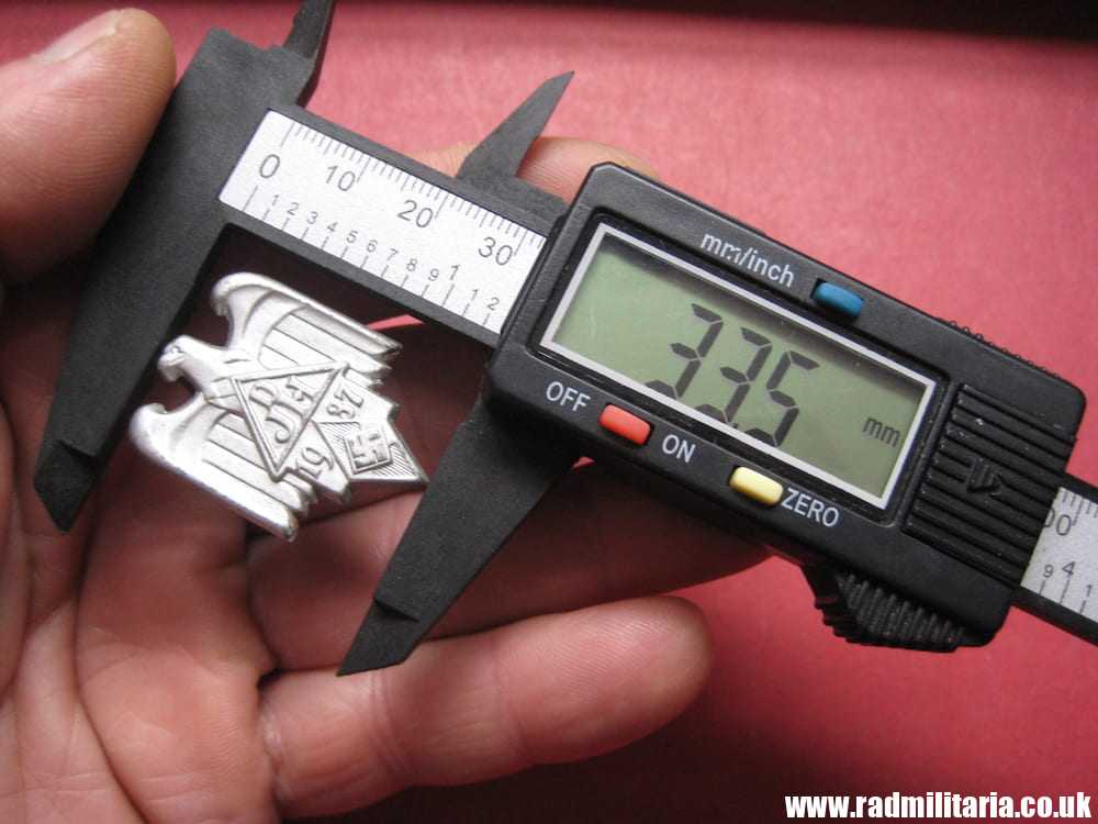 & German HITLER YOUTH HJ TINNIE BADGES set of 2 - genuine ! - Image 14