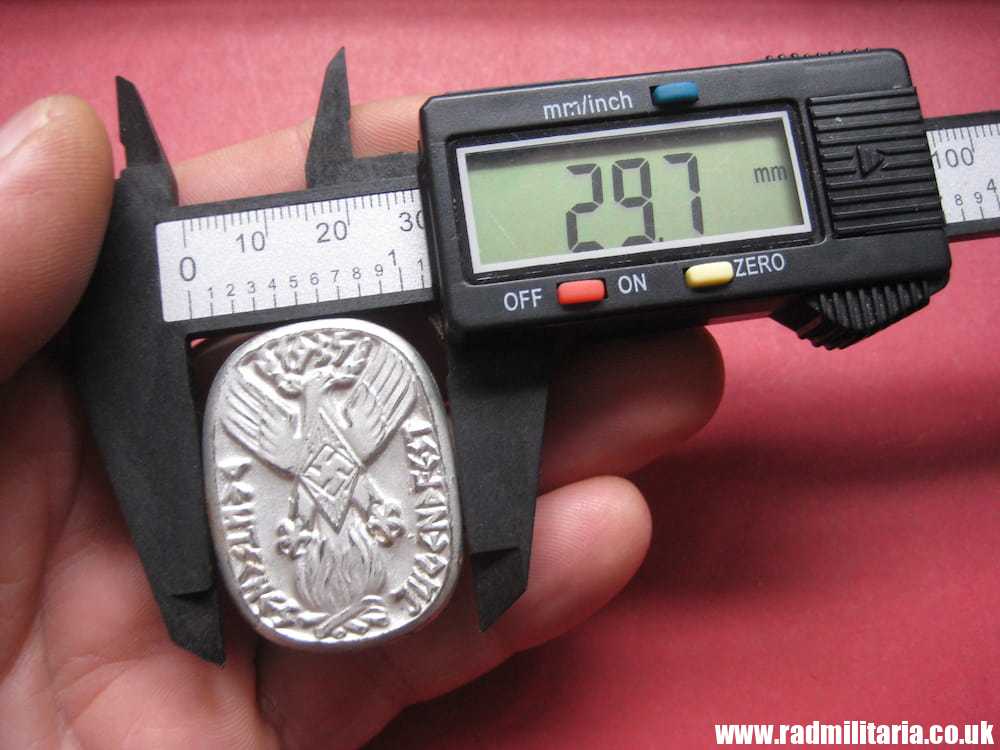 & German HITLER YOUTH HJ TINNIE BADGES set of 2 - genuine ! - Image 15