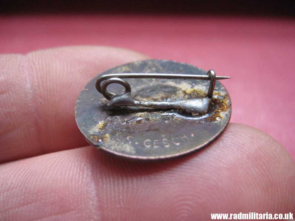 & WW2 German early NSDAP BADGE - NUN ERST RECHT marked: *&* RZM GES. GESCH. very rare !! - Image 6