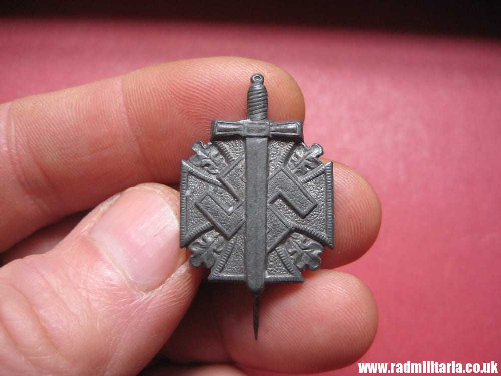 & WW2 small nazi GERMAN zinc BADGE with Iron Cross and swastika, maker: "35", very good condition. - Image 2
