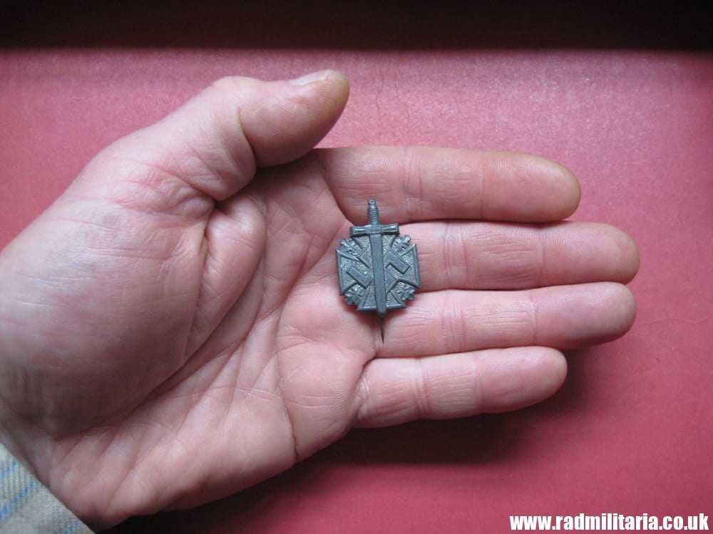 & WW2 small nazi GERMAN zinc BADGE with Iron Cross and swastika, maker: "35", very good condition. - Image 7