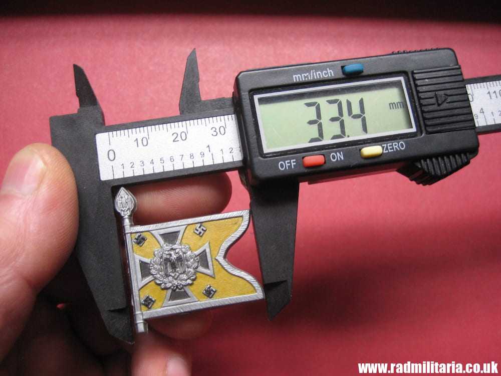 SOLD & WW2 German PLASTIC tinnie BADGE: WHW FLAG - Kavallerie 1Sa in very good condition..****.. - Image 8