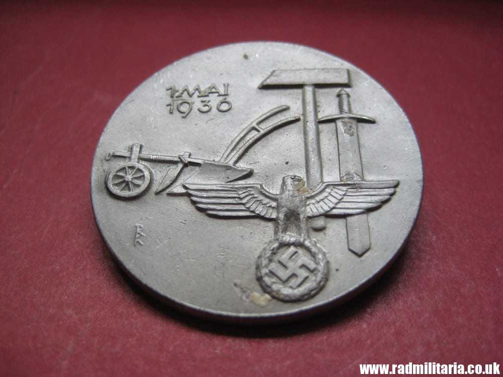 & original pre-WW2 nazi German DAY BADGE: 1 Mai 1936, maker: Steinhauer & Luck LUDENSCHEID. - Image 2
