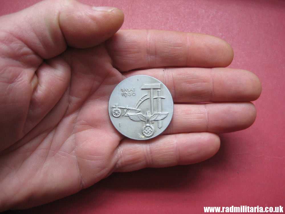 & original pre-WW2 nazi German DAY BADGE: 1 Mai 1936, maker: Steinhauer & Luck LUDENSCHEID. - Image 5