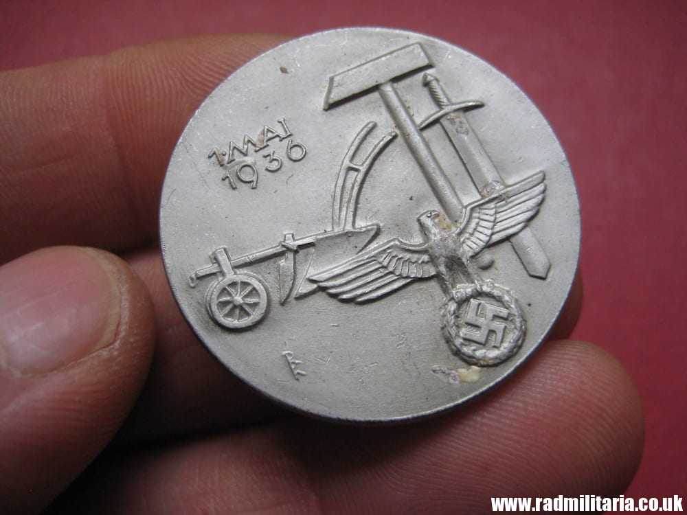 & original pre-WW2 nazi German DAY BADGE: 1 Mai 1936, maker: Steinhauer & Luck LUDENSCHEID. - Image 6