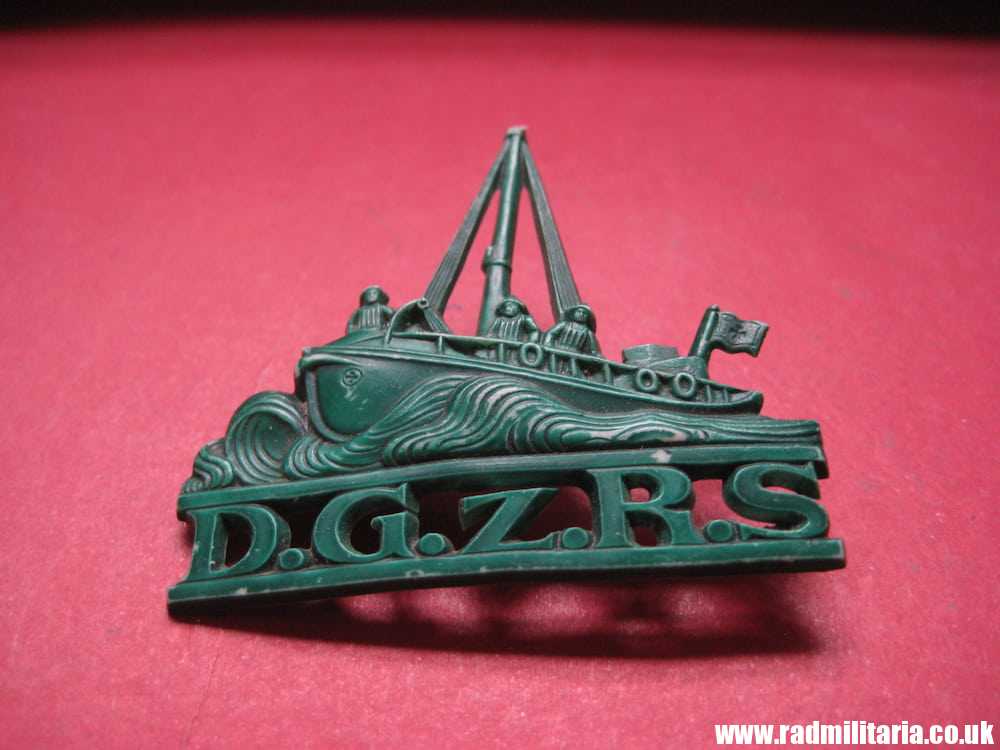 & WW2 German PLASTIC BADGE: D.G.z.R.S., dark green color - Winterhilfe ? - Image 10
