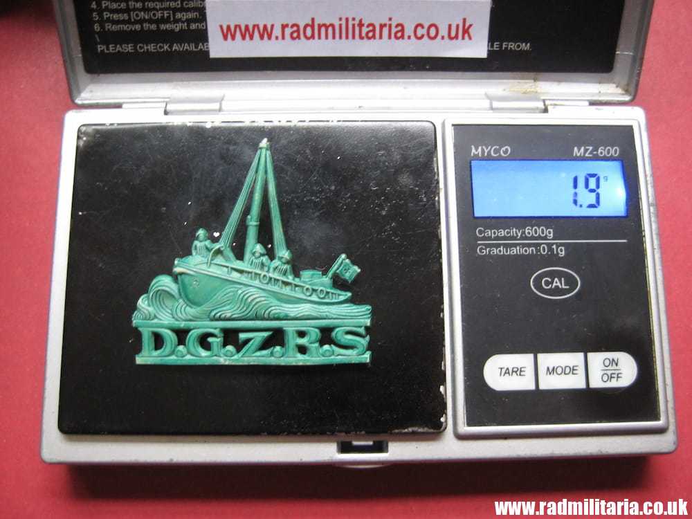 & WW2 German PLASTIC BADGE: D.G.z.R.S., Winterhilfe ? - Image 7
