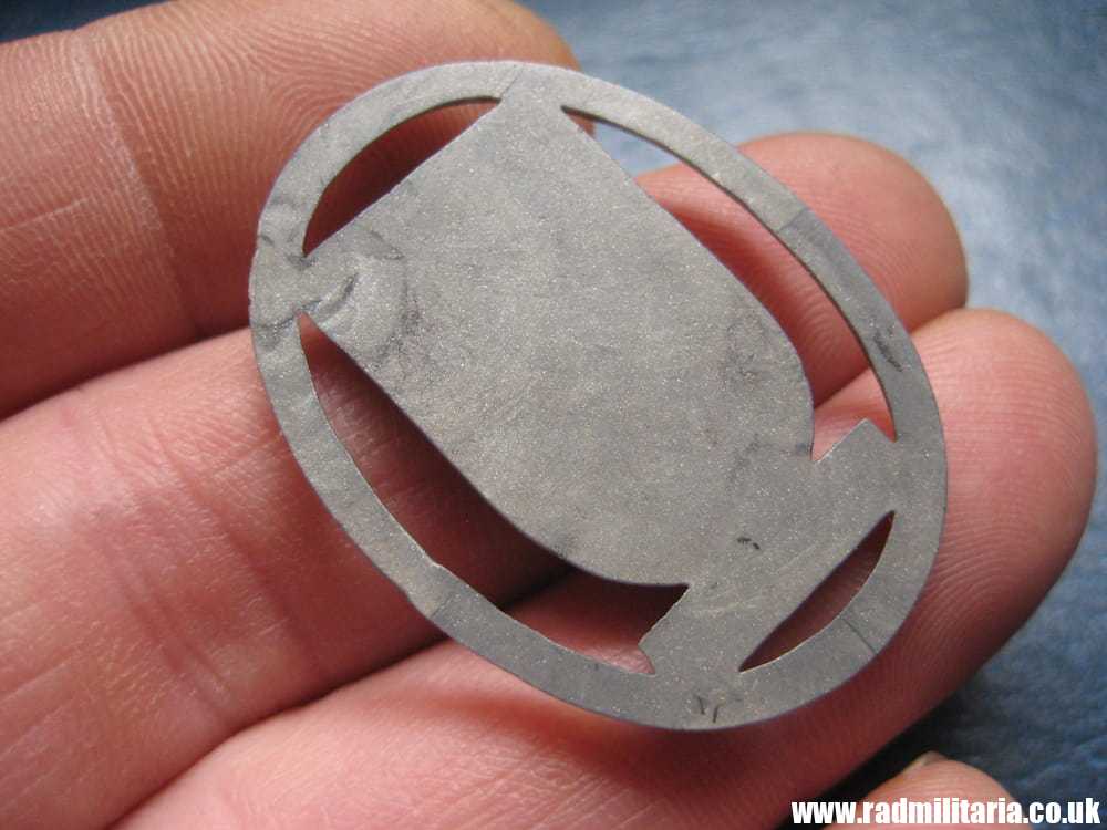 & WW2 German PLASTIC ECONOMIC Nazi BADGE with swastika - KRAKAU (Krakow) - Image 9