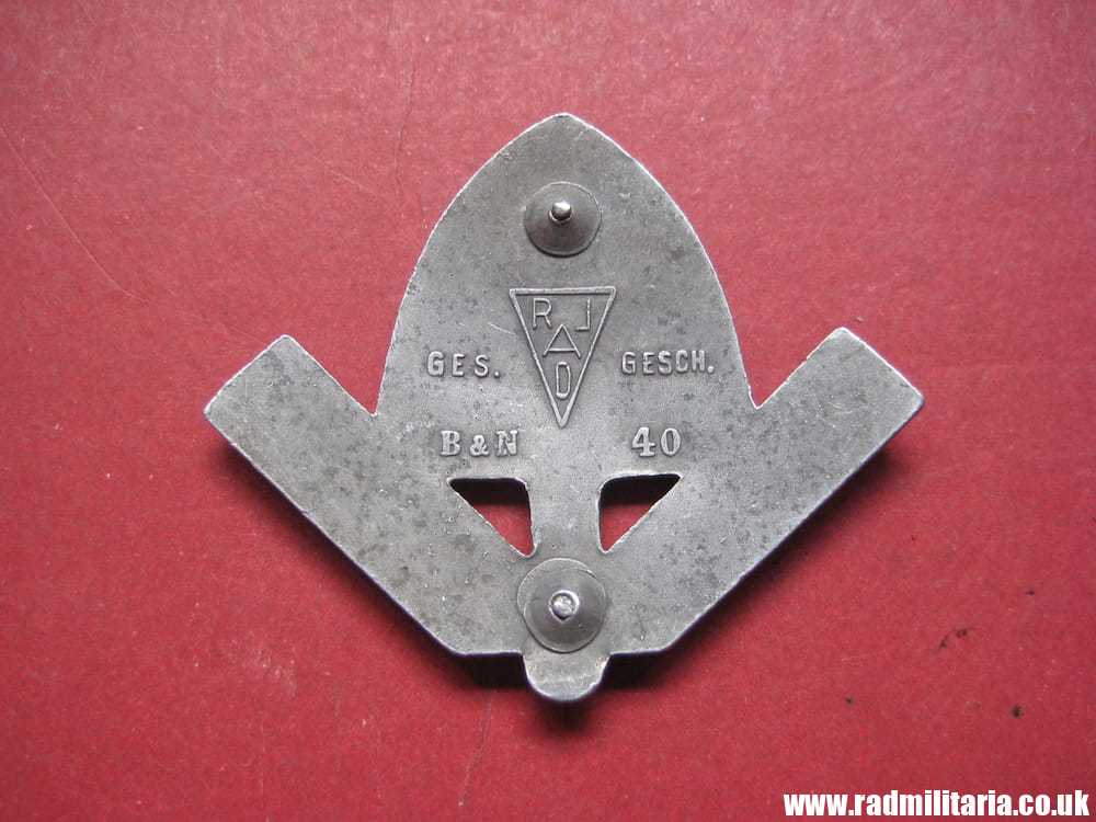 & original WW2 RAD LABOUR CAP BADGE - maker: B&N 40 RADJ. GES - GESCH aluminum. - Image 6