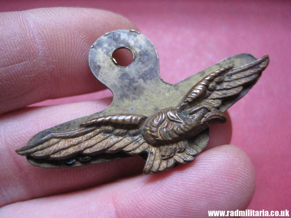 & WW2 Royal Air Force CAP BADGE RAF original badge, genuine !