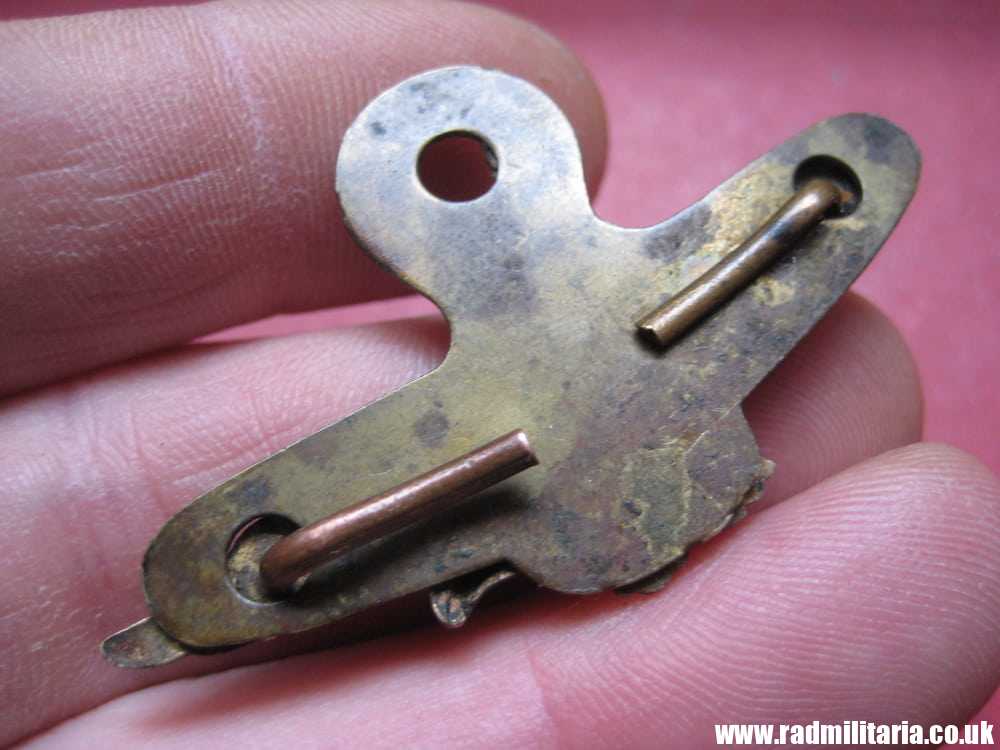 & WW2 Royal Air Force CAP BADGE RAF original badge, genuine ! - Image 3