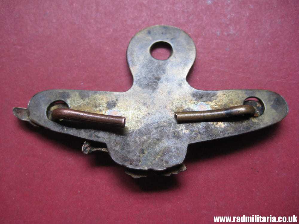 & WW2 Royal Air Force CAP BADGE RAF original badge, genuine ! - Image 4
