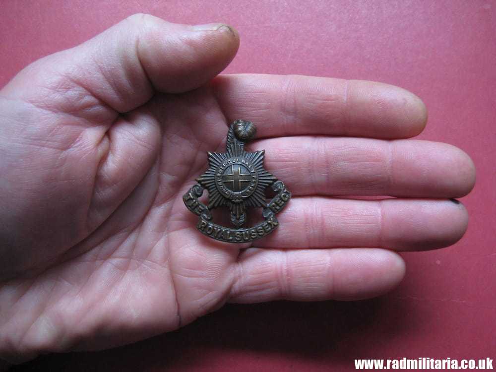 & WW1/WW2 British CAP BADGE: THE ROYAL SUSSEX REGT officers bronze badge - J.R. Gaunt. - Image 10