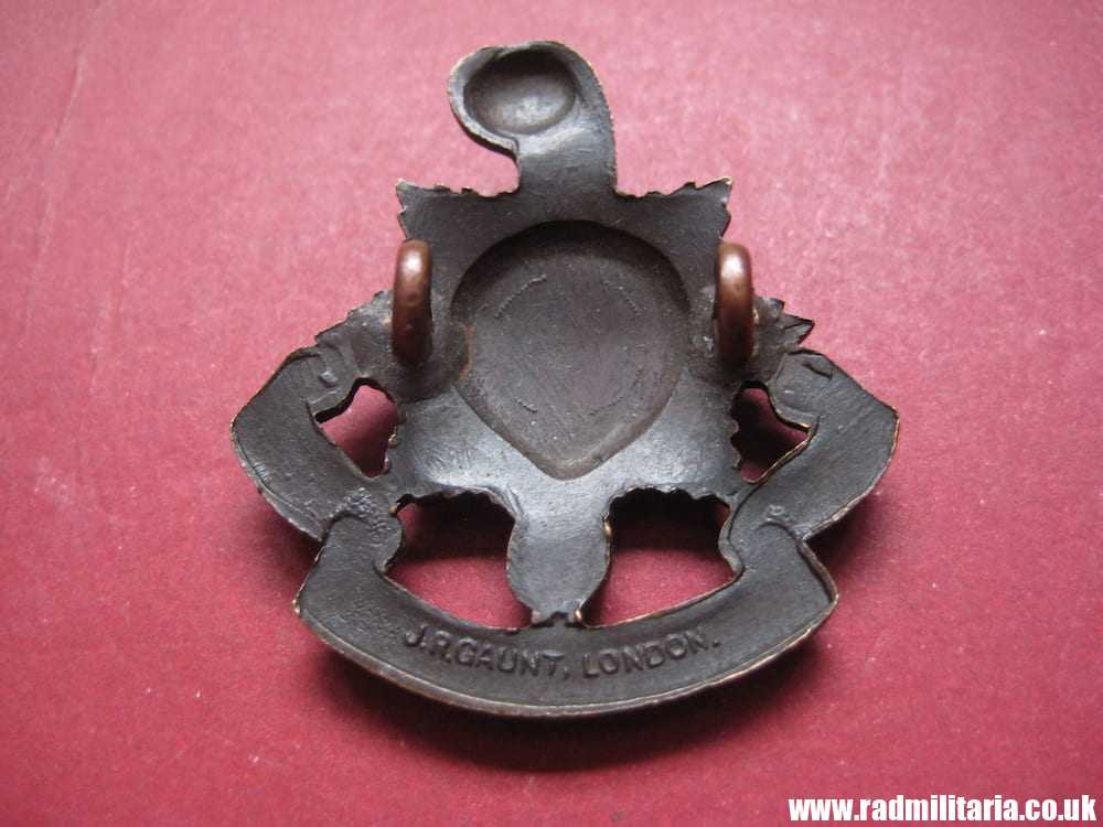 & WW1/WW2 British CAP BADGE: THE ROYAL SUSSEX REGT officers bronze badge - J.R. Gaunt. - Image 3