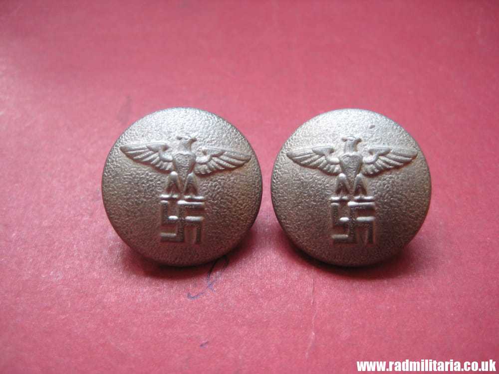 & WW2 PAIR of German NSDAP BUTTONS with eagle, rare RZM marks: RZM M5/117/8 Berg & Nolte Ludenscheid. - Image 4