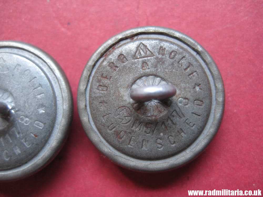 & WW2 PAIR of German NSDAP BUTTONS with eagle, rare RZM marks: RZM M5/117/8 Berg & Nolte Ludenscheid. - Image 7