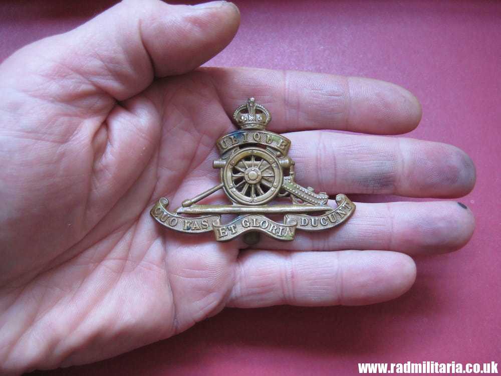 & WW1 British CAP BADGE: Royal Artillery. - Image 9