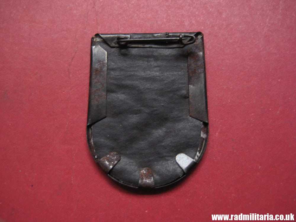 & original German TINNIE BADGE - W.H.W. Pommern. - Image 3