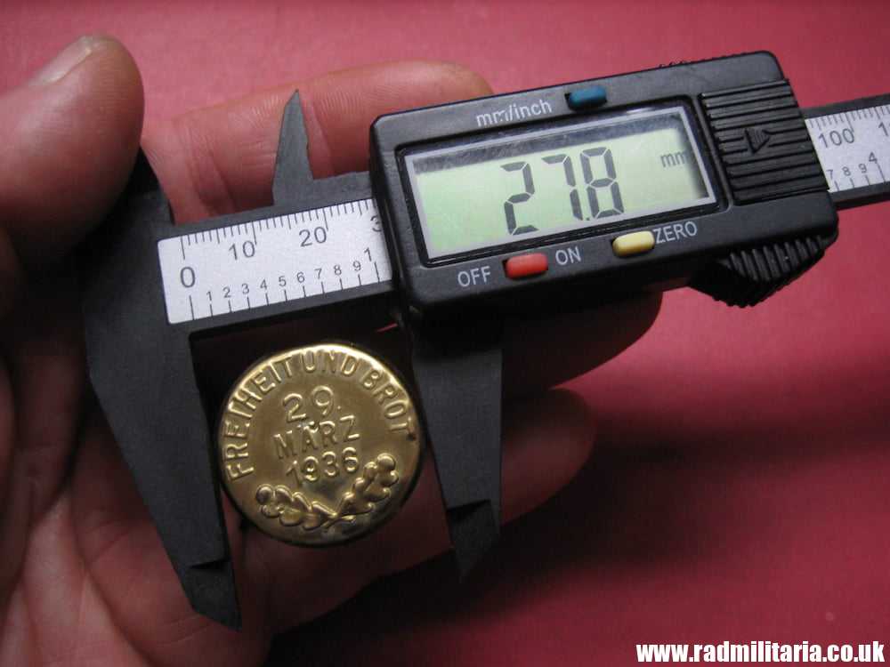 & pre WW2 original German TINNIE Badge: FREIHEIT UND BROT 29. Marz 1936 - election badge perfect cond. - Image 7